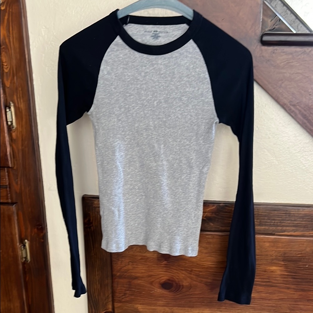 Brandy Melville Black and Gray Long Sleeve Tee